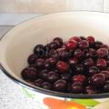 Delicious jam: raspberries with cherries